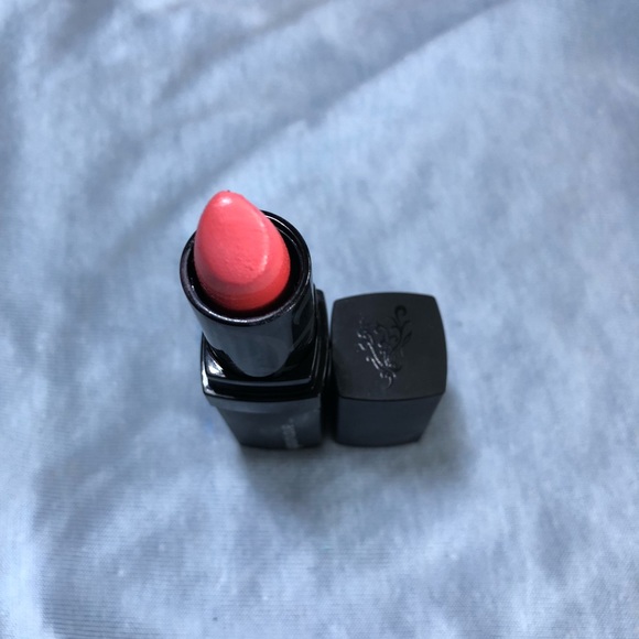 Younique Other - NEW Younique opulence lipstick-EXTRAVAGANT♥